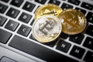 Aplikasi Crypto Laptop Terbaik untuk Trading Nyaman