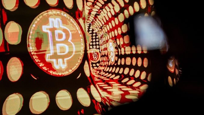 Bitcoin di Jalur Minyak Global, Ancaman Serius XRP?
