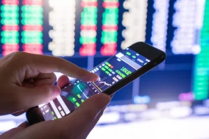 Panduan Social Trading: Cara Kerja, Keuntungan, dan Risikonya