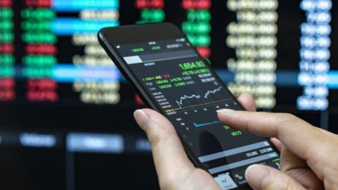 Panduan Social Trading: Cara Kerja, Keuntungan, dan Risikonya